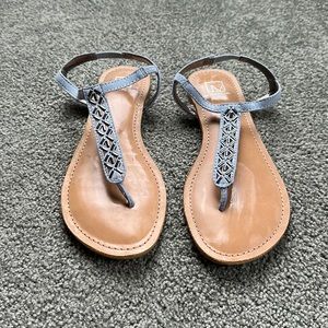 Like new! Worn2x! Material Girl cute sandals